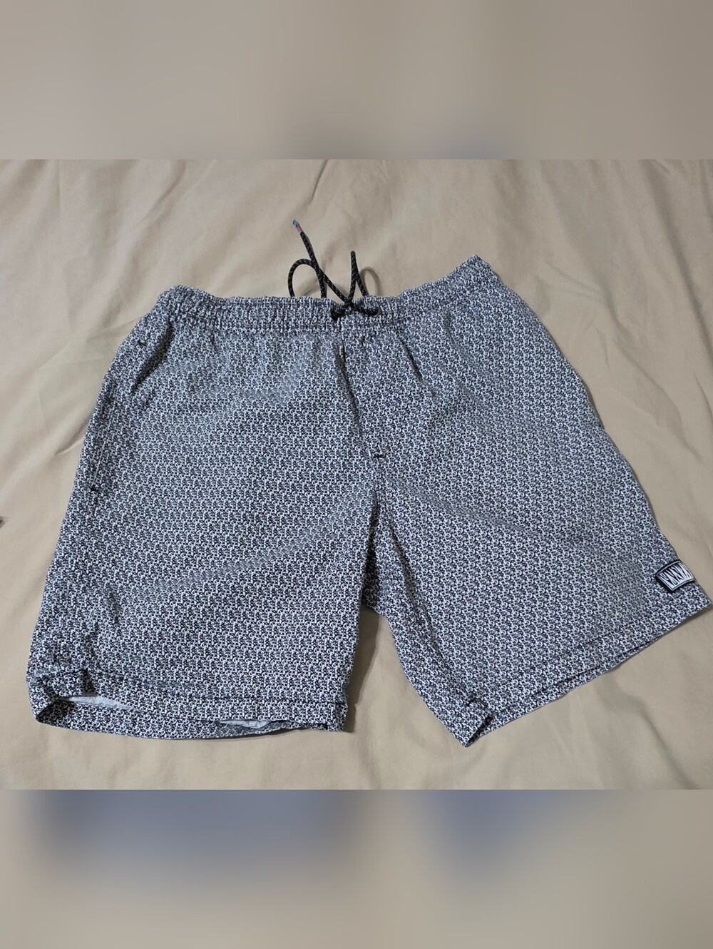 Quiksilver Men's Black & White Patterned Swim Trunks/Shorts Size M-L